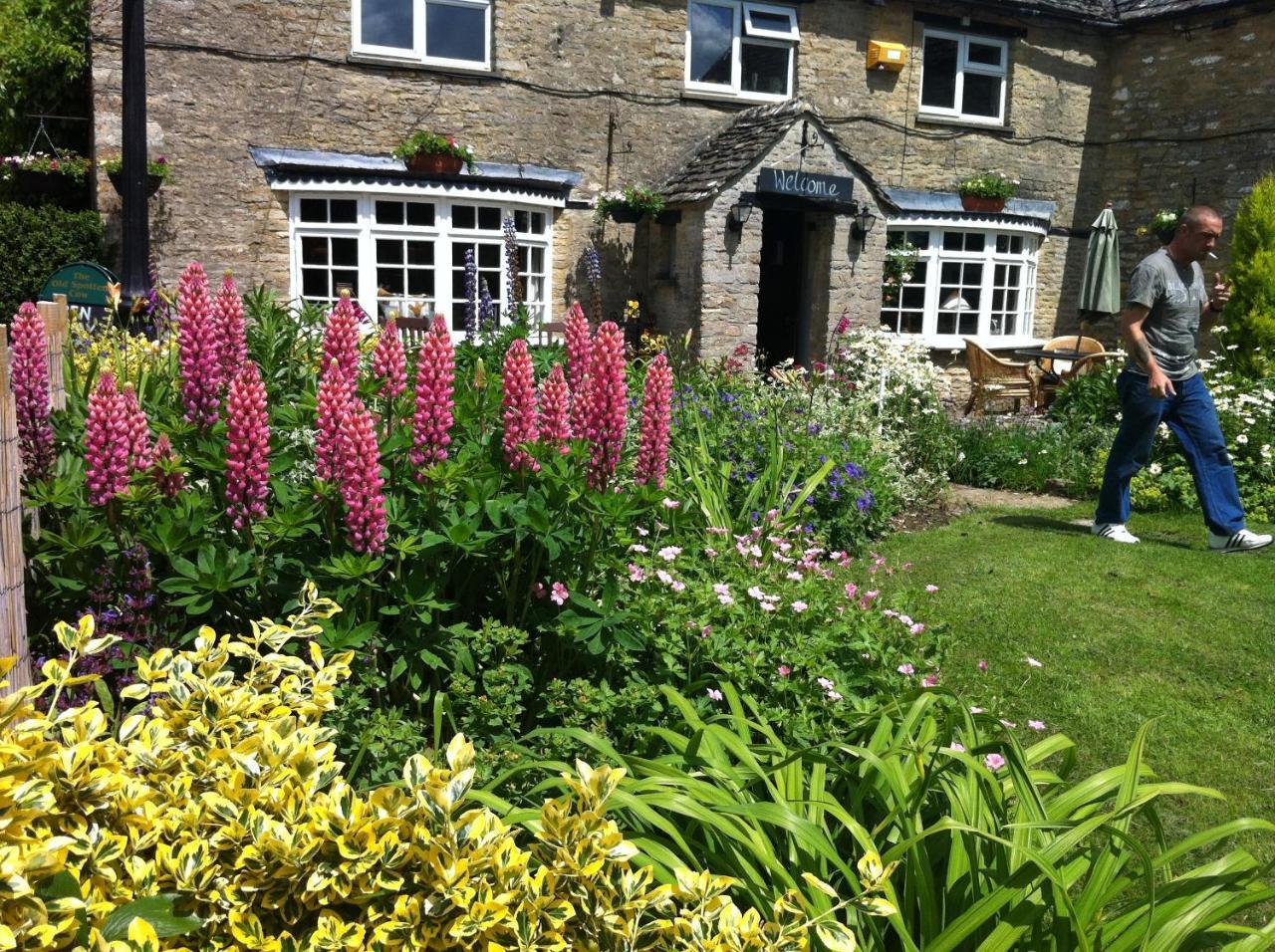 The Old Spotted Cow Bed and Breakfast Marston Meysey Εξωτερικό φωτογραφία